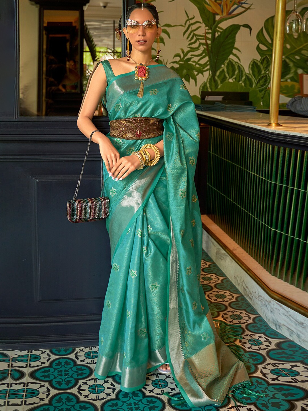 

DEVATITHI Floral Woven Design Zari Organza Saree, Blue