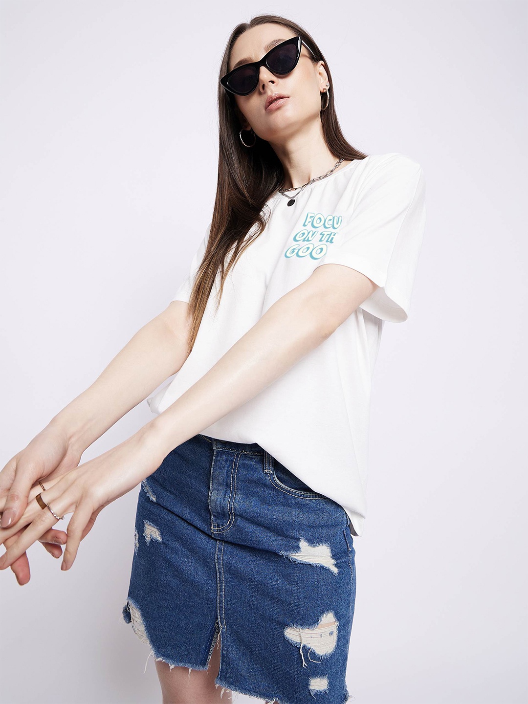 

Mast & Harbour White Oversized Pure Cotton T-shirt