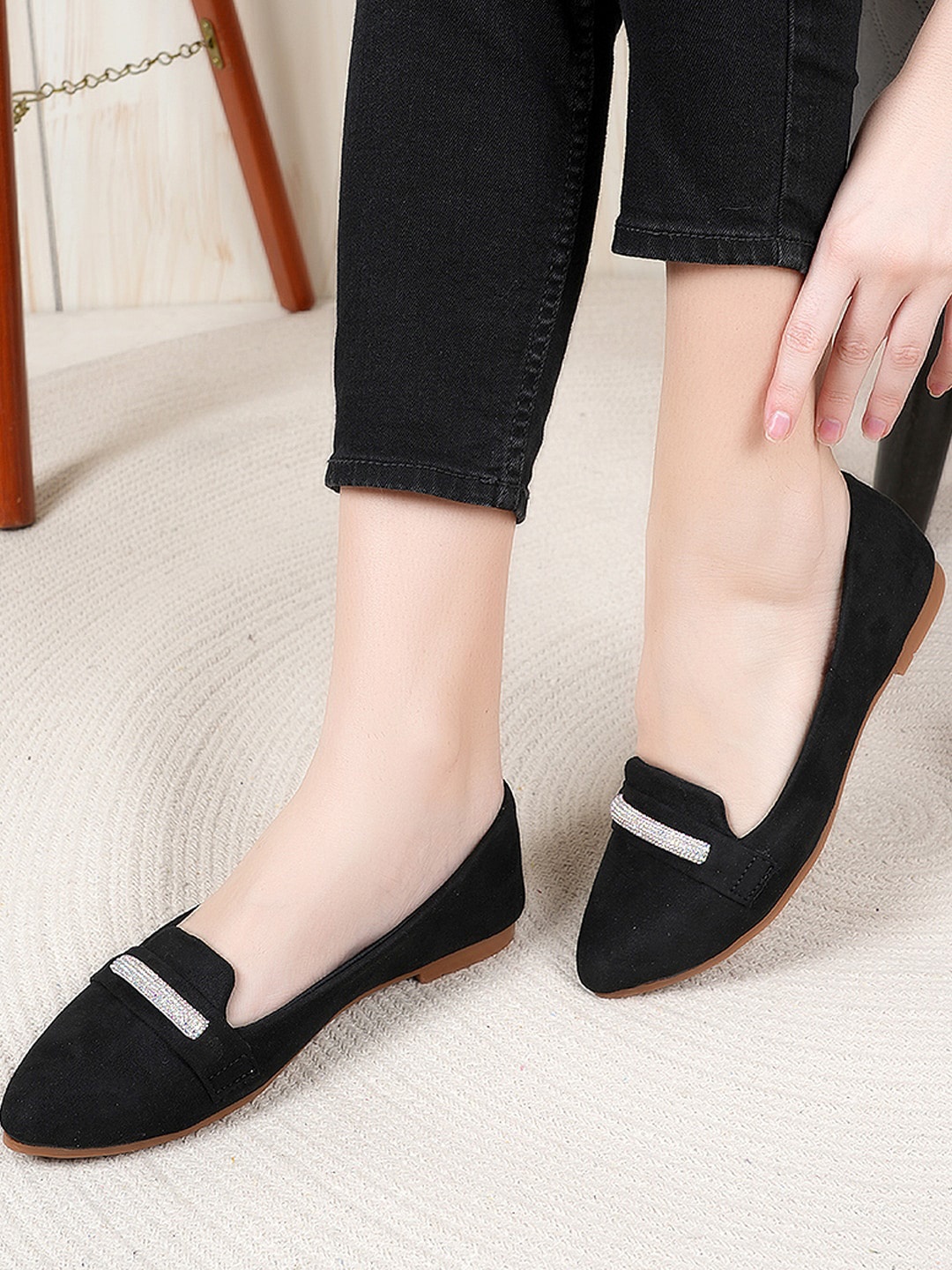

DressBerry Black Embellished Pointed Toe Ballerinas