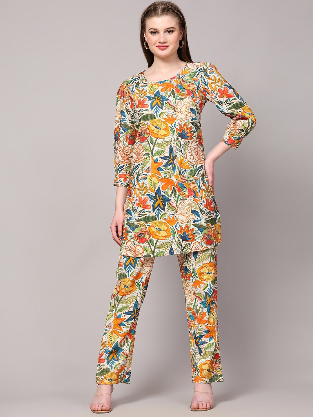 

Poshak Hub Printed Linen Tunic With Trousers, Yellow