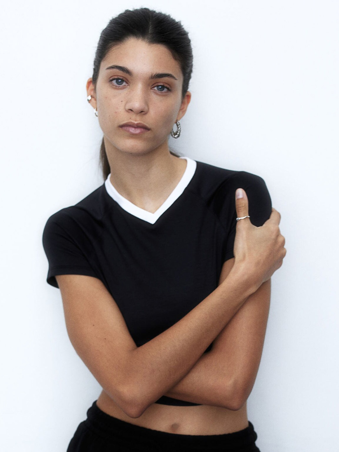 

H&M Cropped V-Neck T-shirt, Black