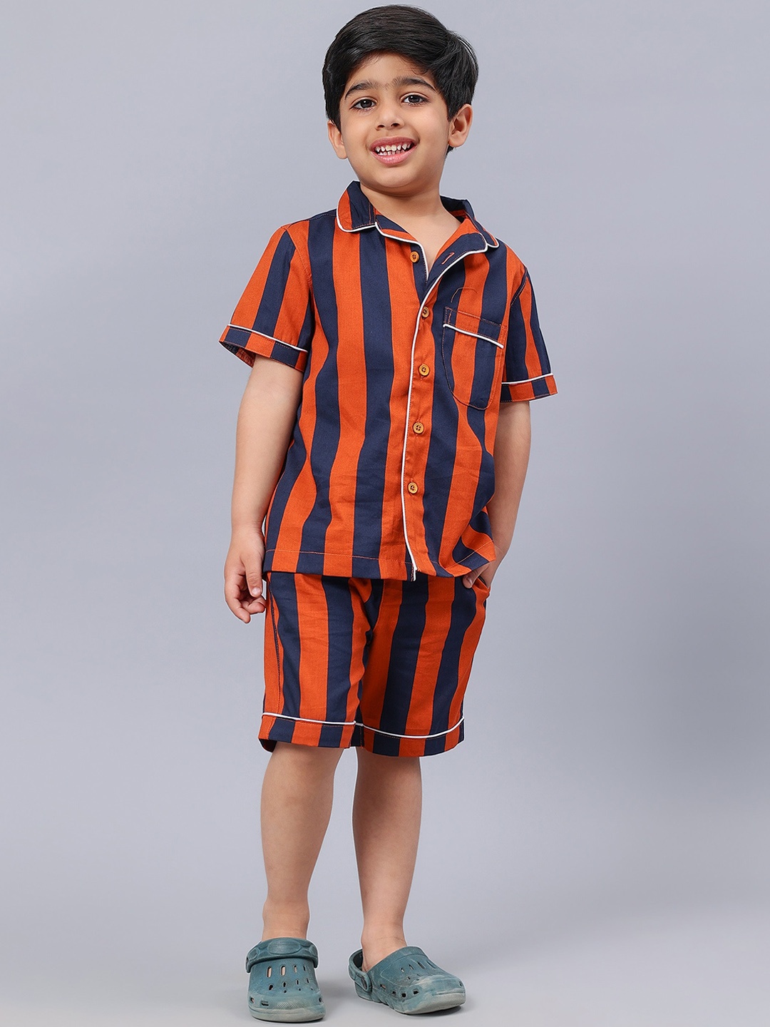 

Biglilpeople Boys Striped Night suit, Brown