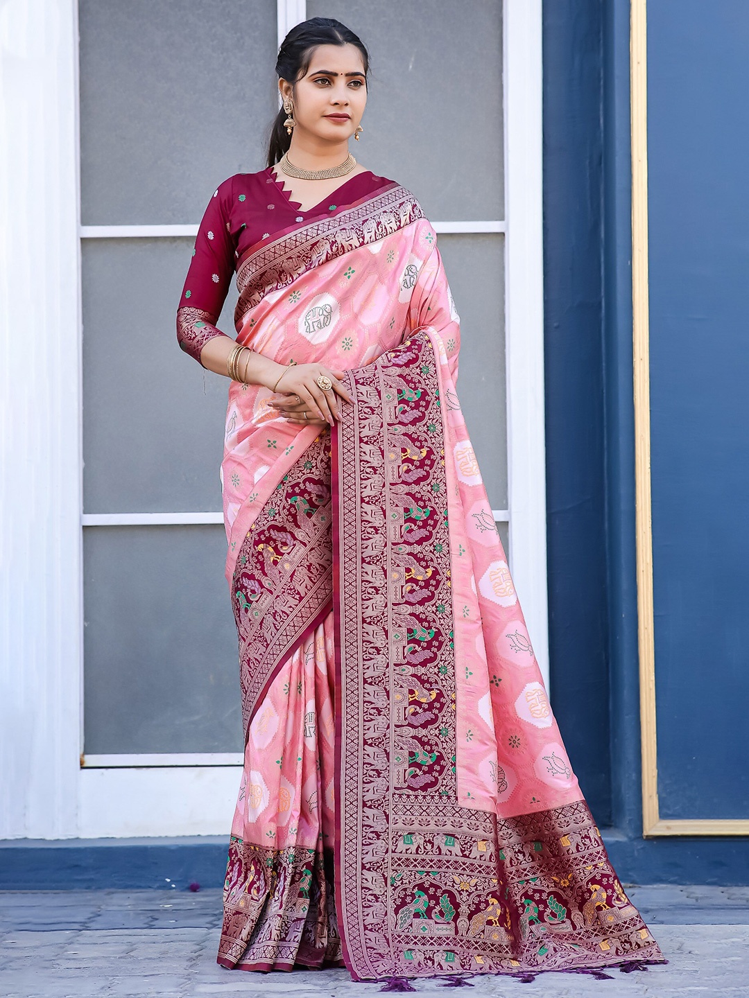 

IndianRang Ethnic Motifs Woven Design Zari Saree, Pink