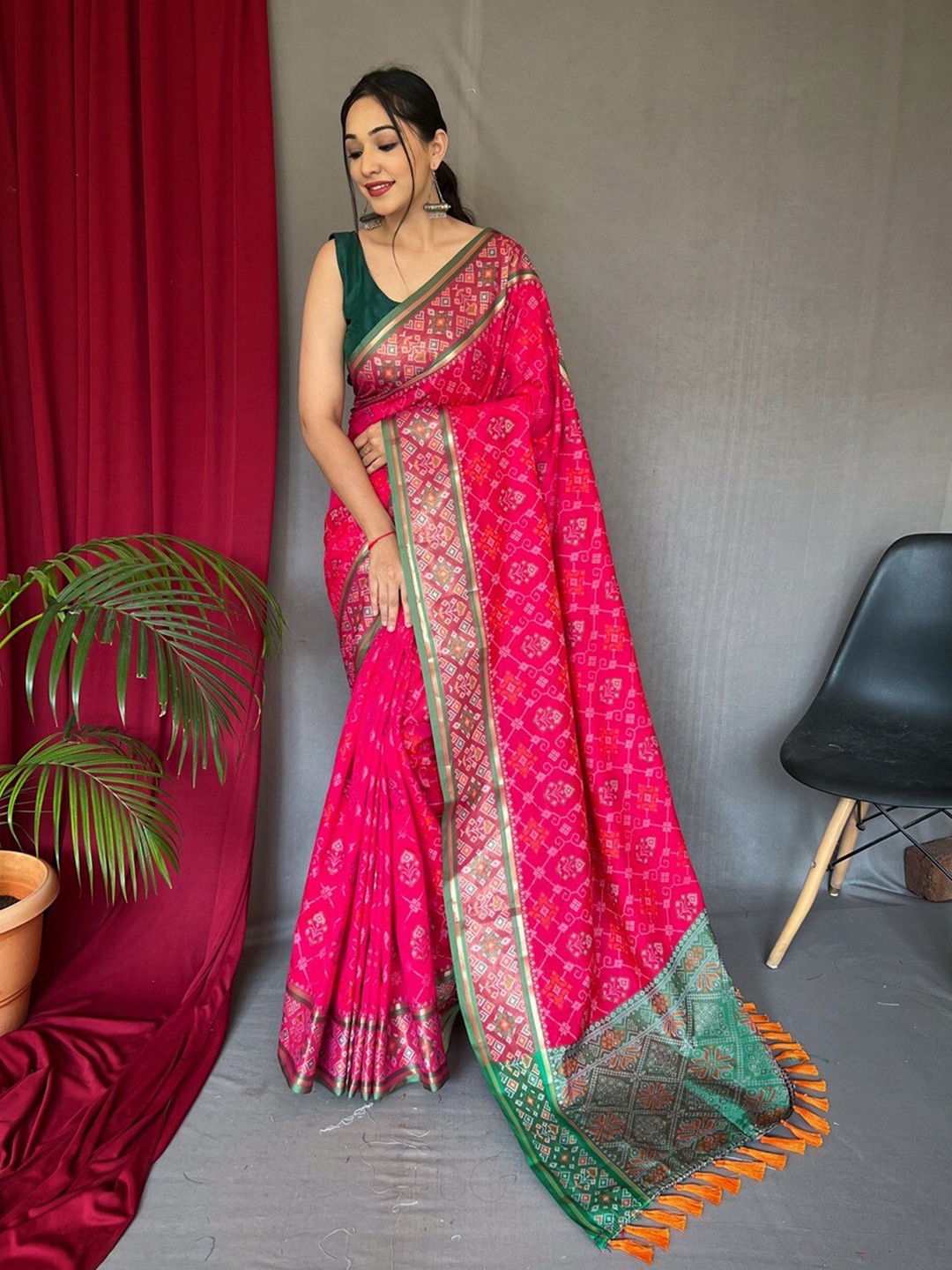 

SGF11 Woven Design Heavy Zari Work Kanjeevaram Patola Silk Saree, Pink