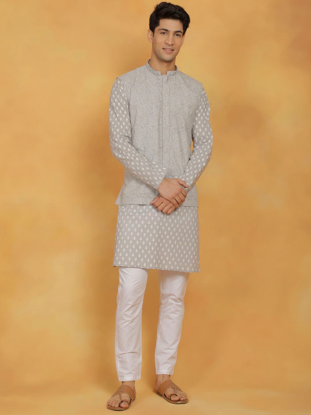 

VASTRAMAY Floral Printed Regular Kurta with Pyjamas, Grey