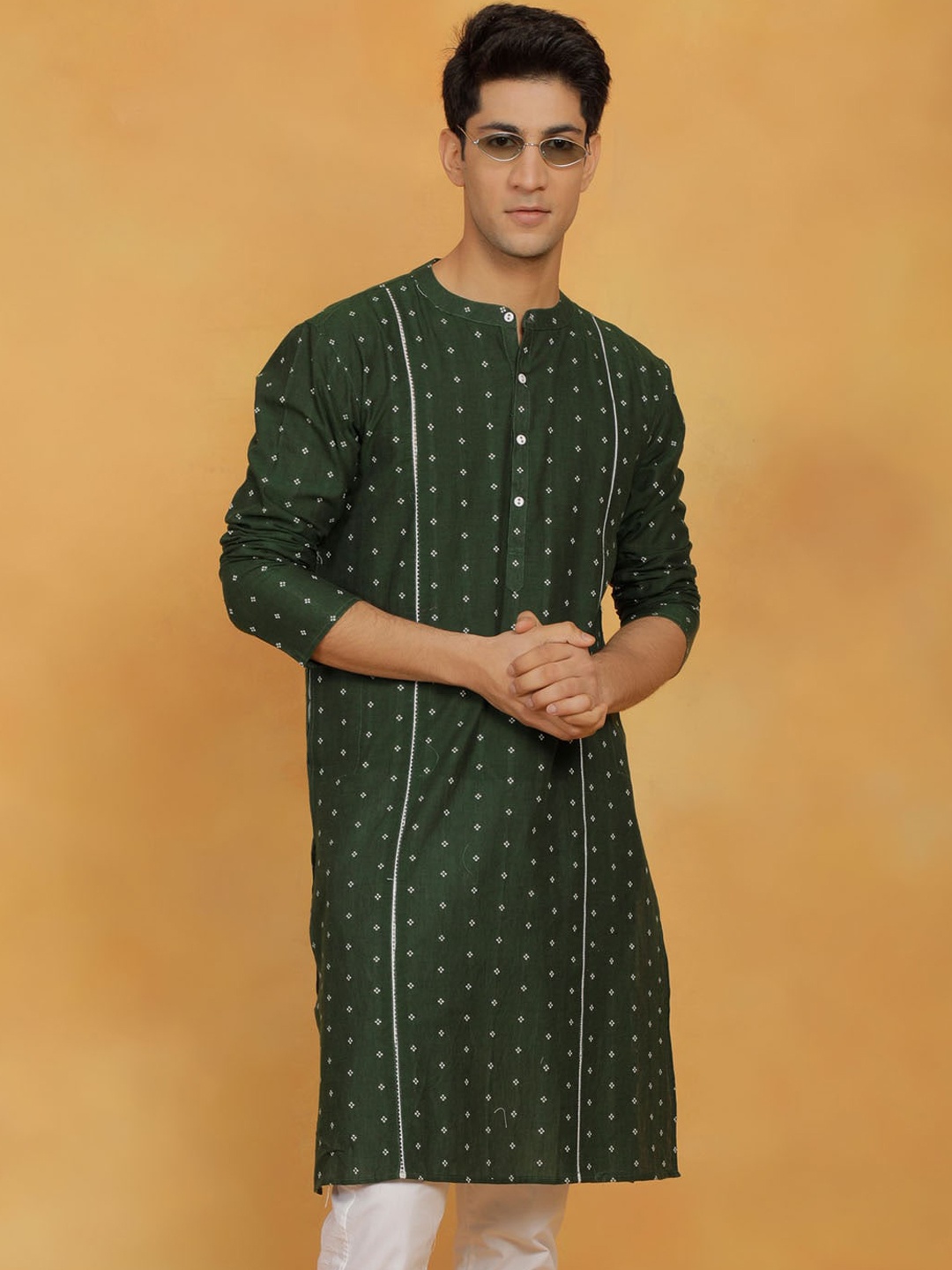 

VASTRAMAY Geometric Woven Design Mandarin Collar Cotton Kurta, Green