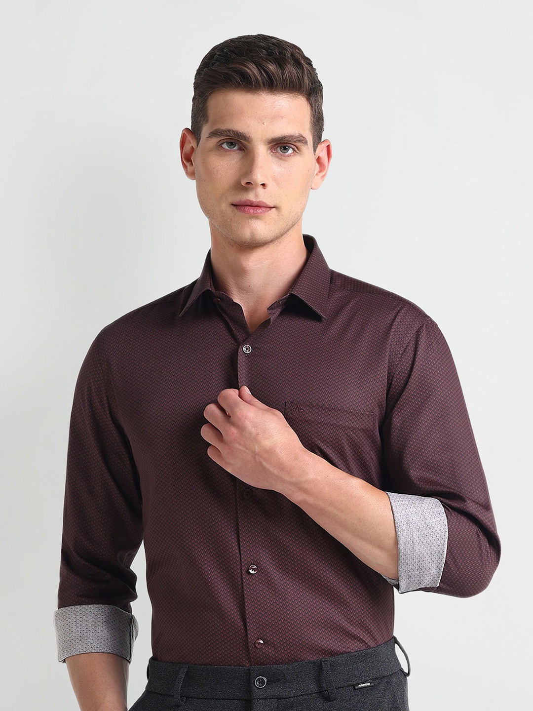 

Arrow Geometric Self Design Cutaway Collar Pure Cotton Formal Shirt, Red