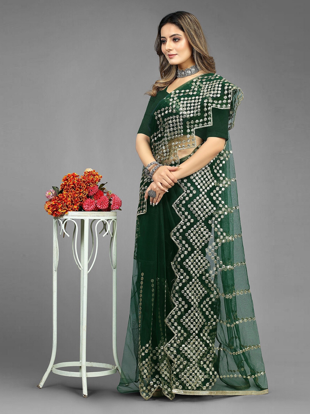 

BARKIYA CREATION Ethnic Motifs Embroidered Zari Lace Net Saree, Green