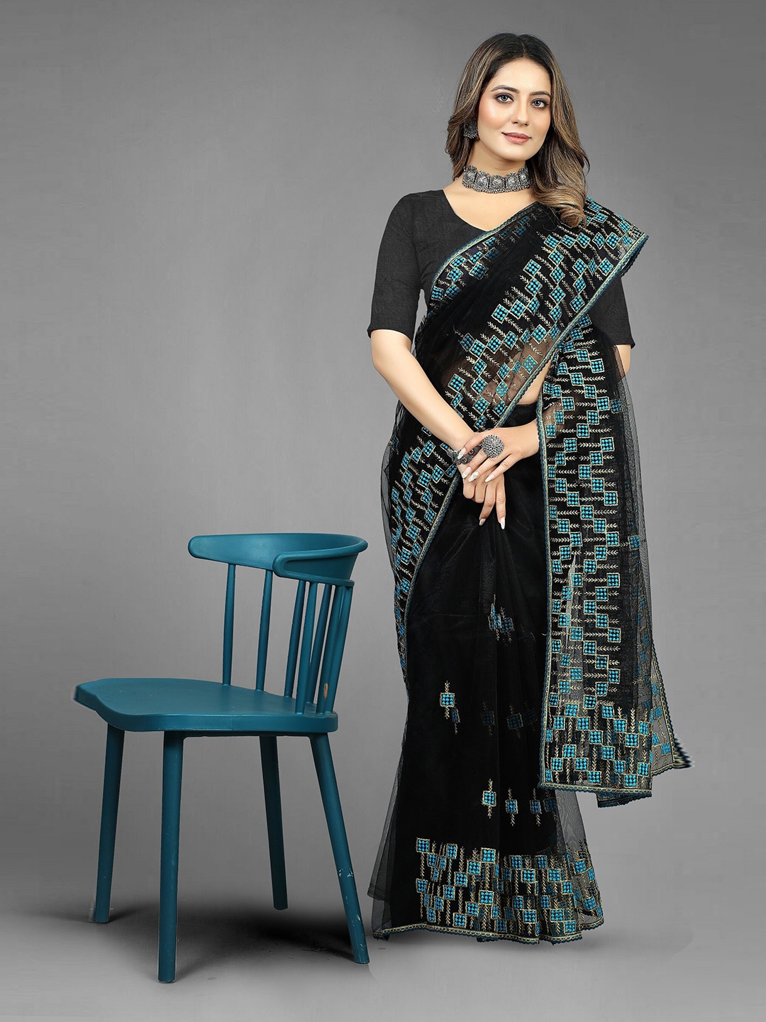 

BARKIYA CREATION Ethnic Motifs Embroidered Zari Net Saree, Black