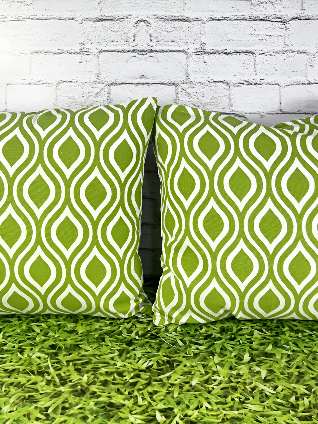 

Pink Parrot Green & White 2 Pieces Ethnic Motifs Square Cushion Covers