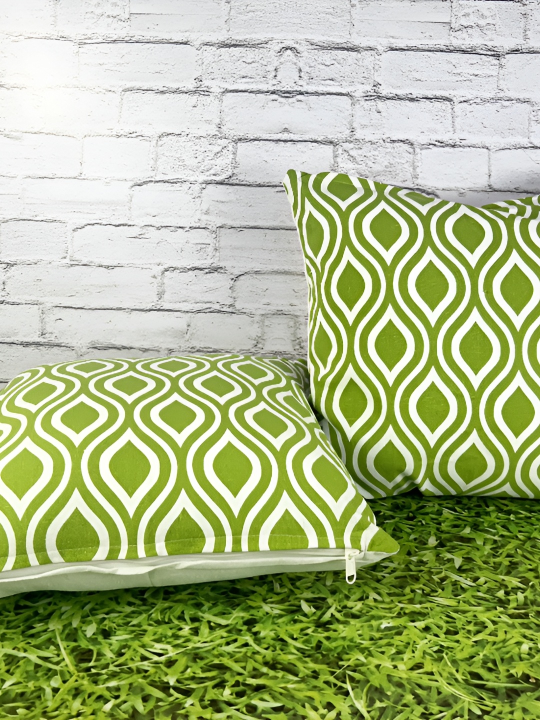 

Pink Parrot Green & White 2 Pieces Ethnic Motifs Square Cushion Covers