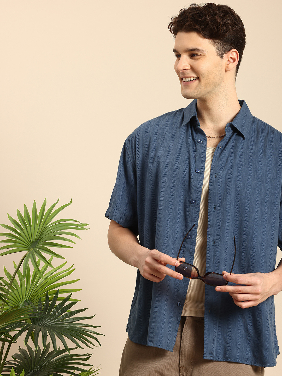 

Mast & Harbour Men Standard Casual Shirt, Navy blue