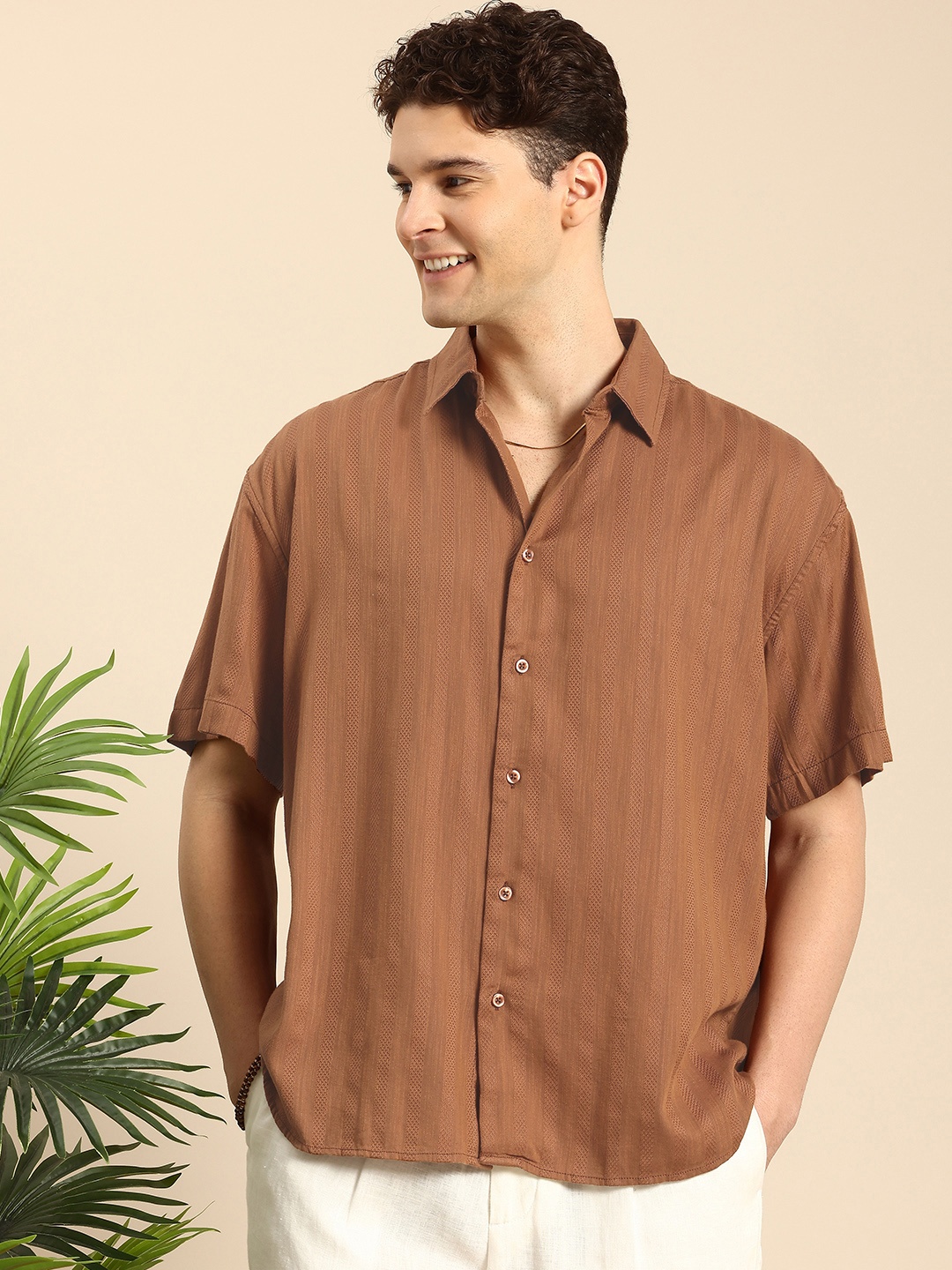 

Mast & Harbour Men Standard Textured Casual Shirt, Brown