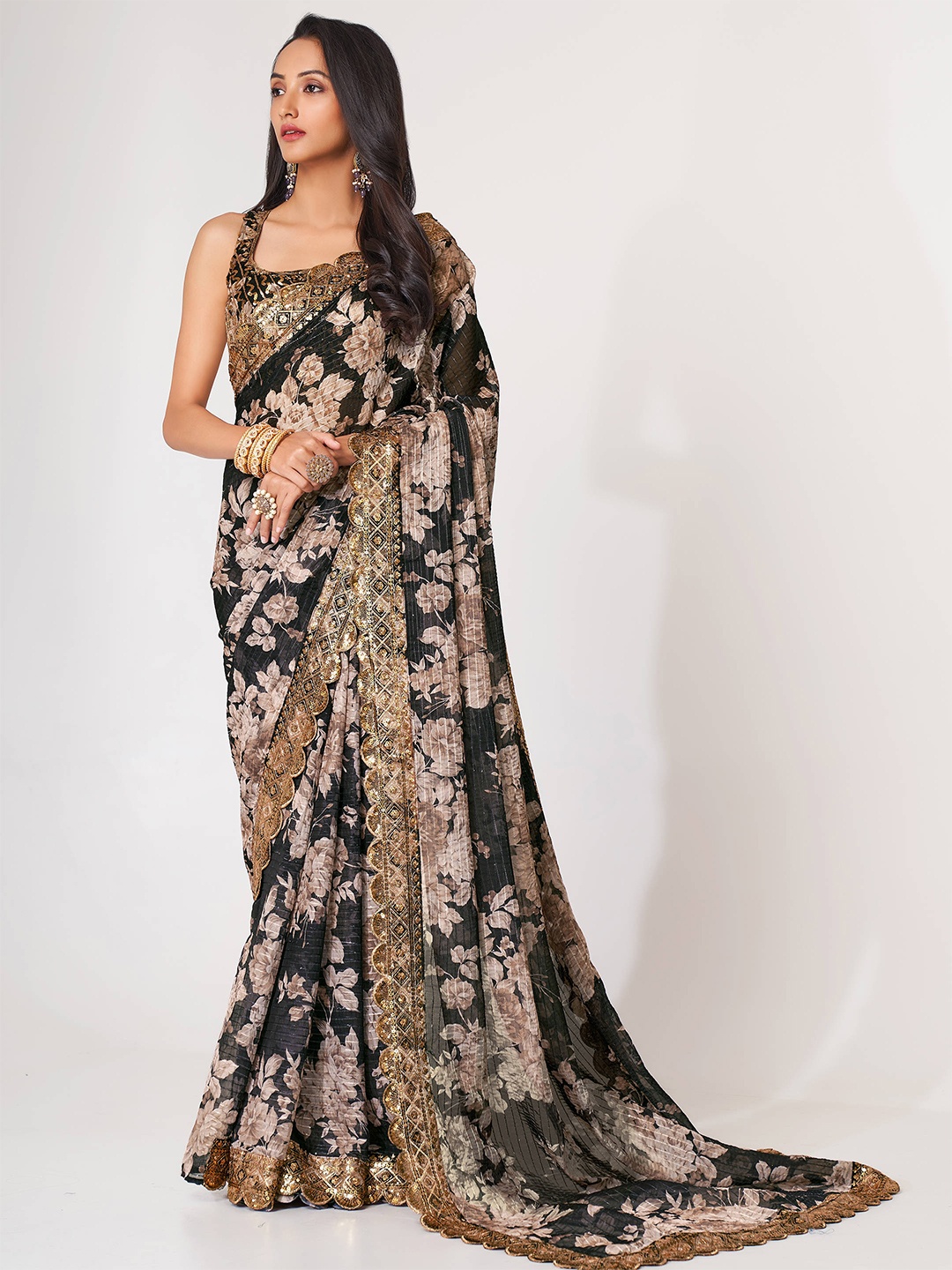 

FABPIXEL Floral Printed Sequinned Organza Saree, Black