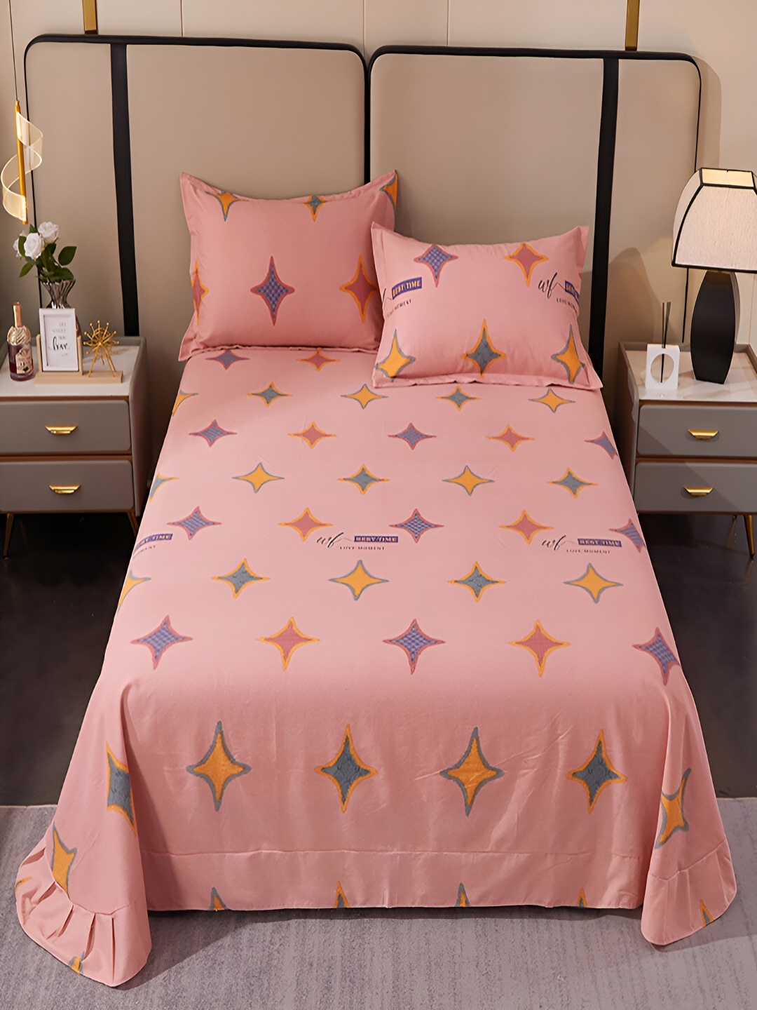 

JC HOME Pink & Blue Geometric 220 TC Cotton King Bedsheet with 2 Pillow Covers