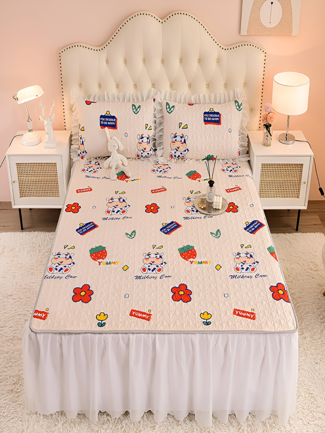 

JC HOME White & Red Geometric 160 TC Fitted King Bedsheet with 2 Pillow Covers