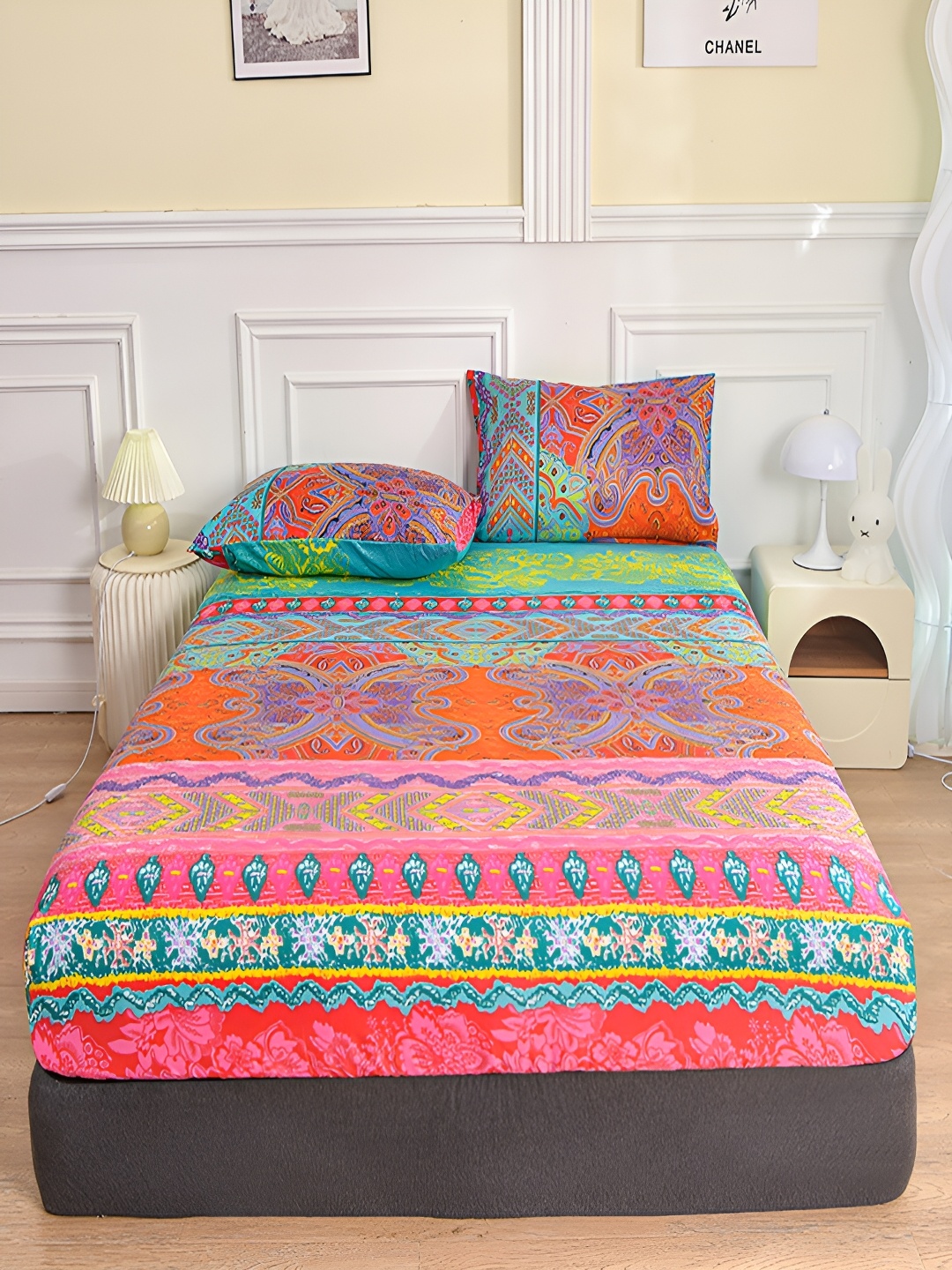 

JC HOME Pink & Blue Ethnic Motifs 140 TC King Fitted Bedsheet with 2 Pillow Covers