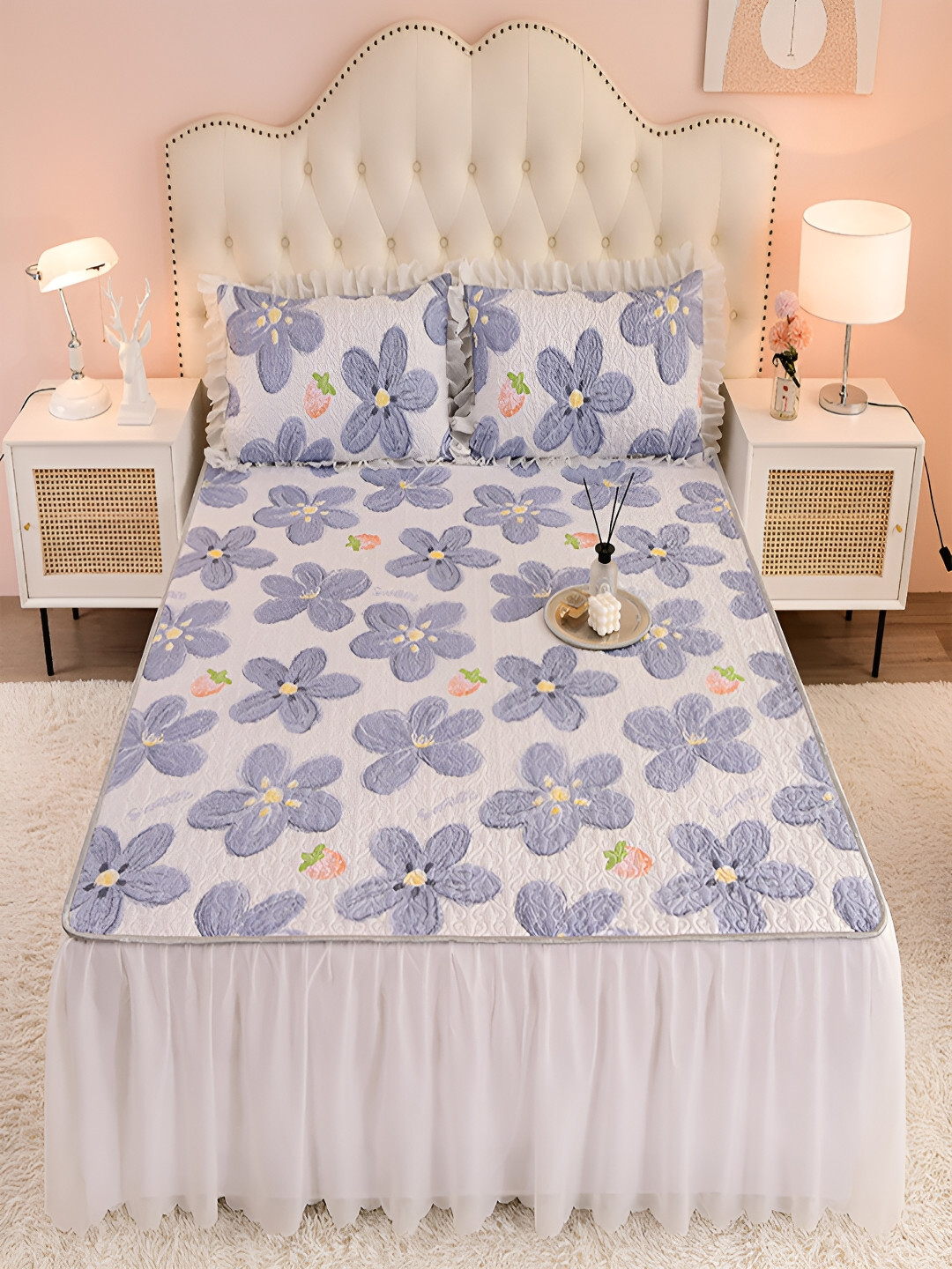 

JC HOME White & Purple Floral 160 TC King Fitted Bedsheet with 2 Pillow Covers