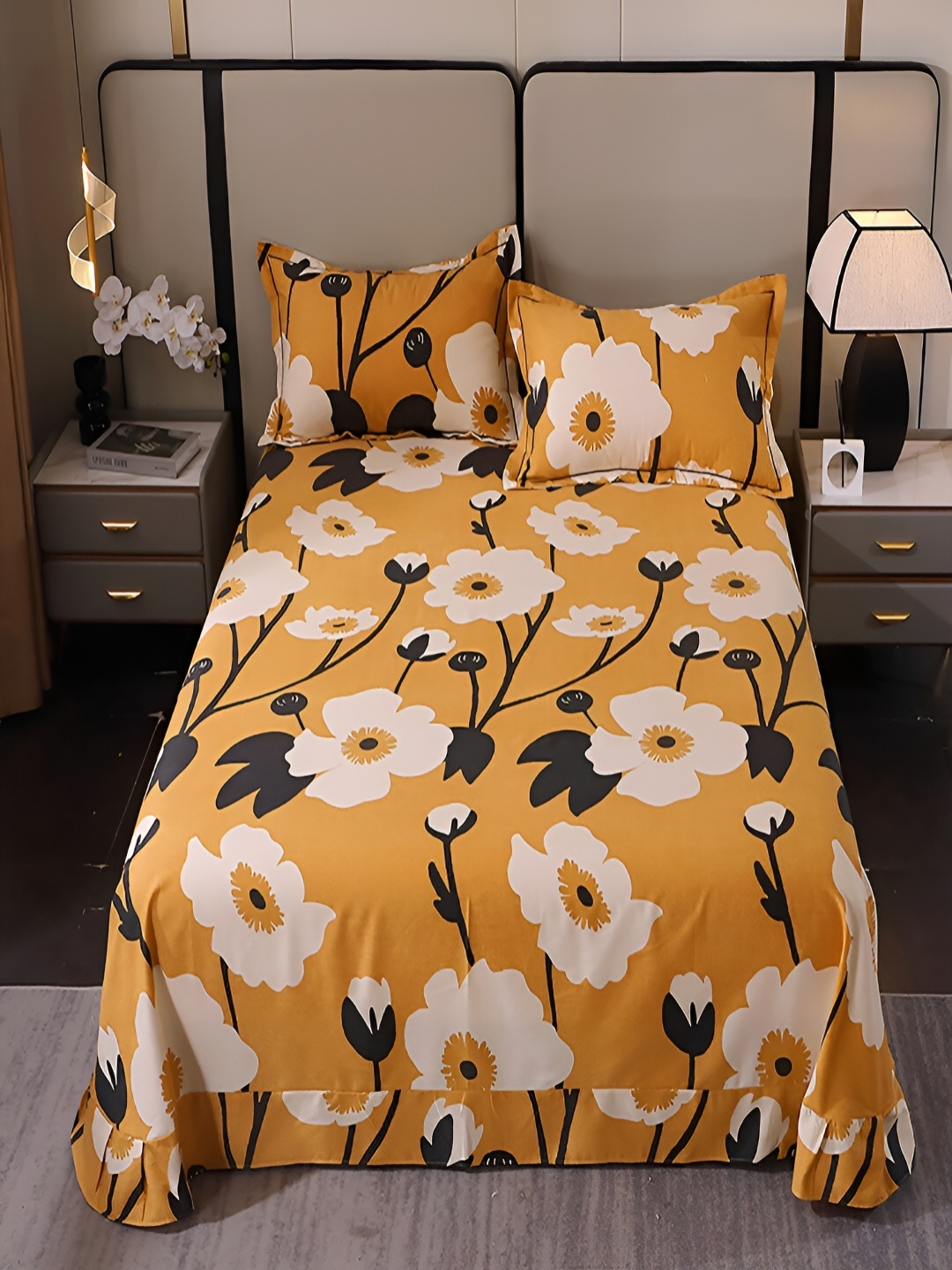 

JC HOME Yellow & White Floral 220 TC Cotton King Bedsheet with 2 Pillow Covers