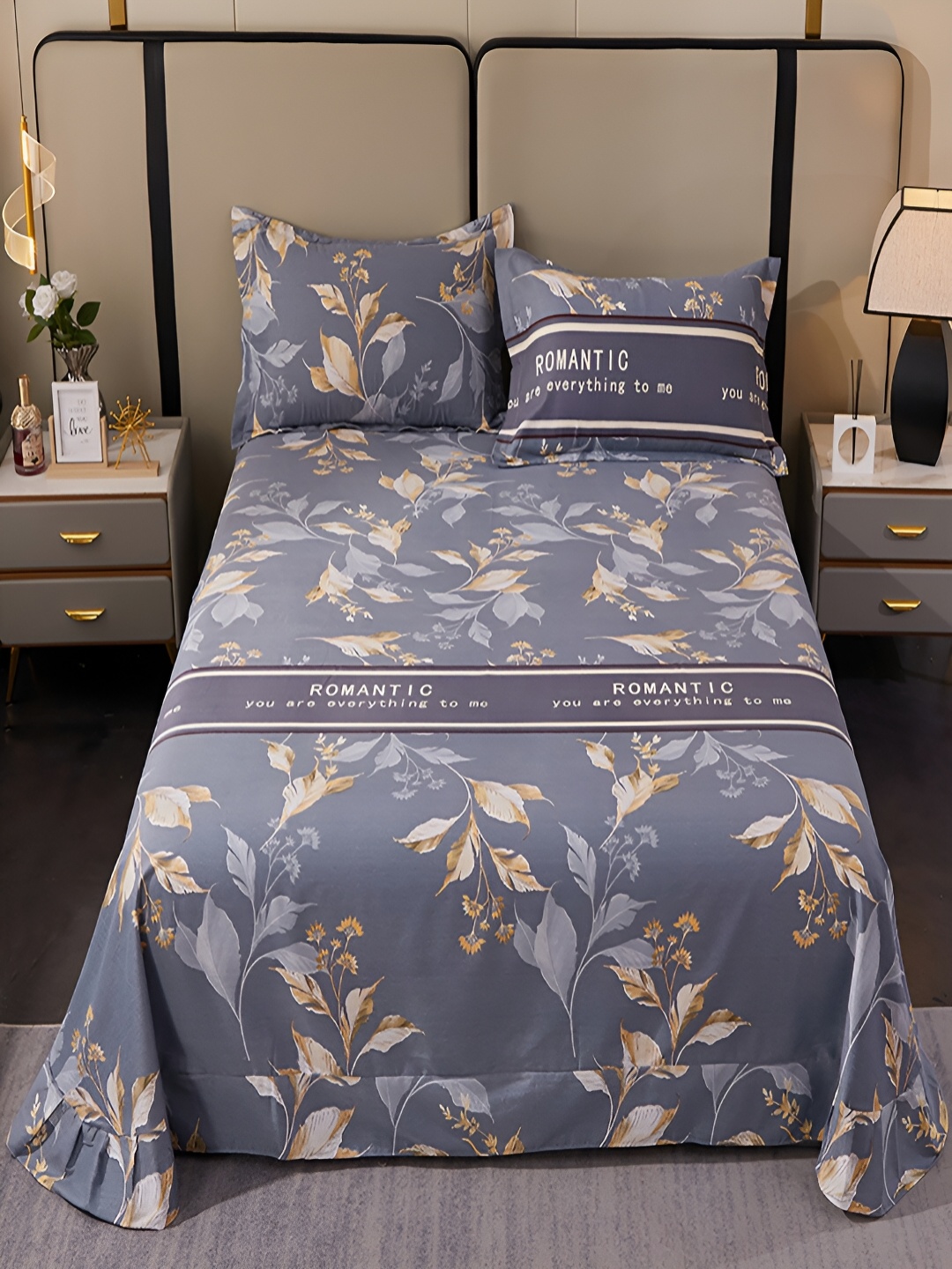 

JC HOME Grey & Beige Floral 220 TC Cotton King Bedsheet with 2 Pillow Covers