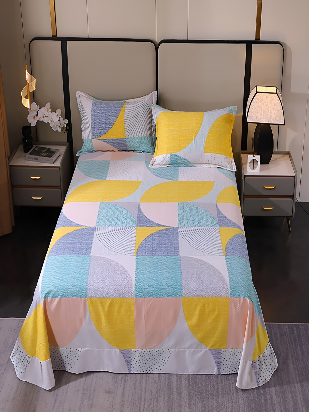 

JC HOME Blue & Yellow Geometric 220 TC Cotton King Bedsheet with 2 Pillow Covers