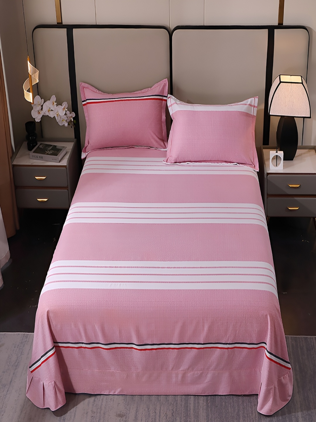 

JC HOME Pink & White Printed Cotton 220 TC King Bedsheet With 2 Pillow Covers