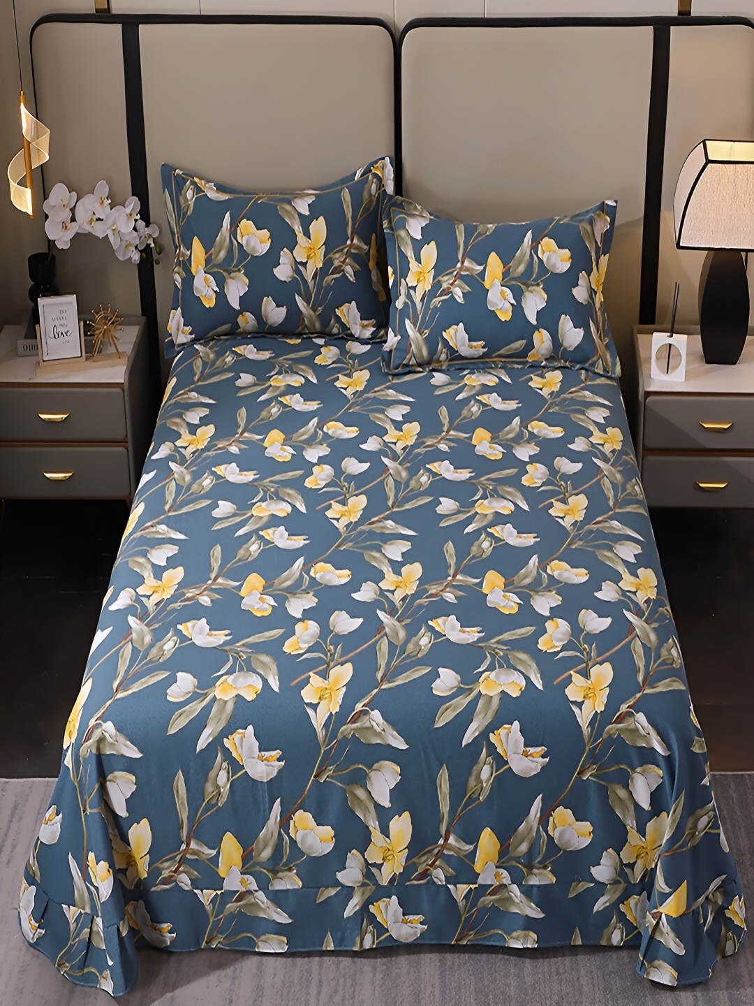 

JC HOME Navy Blue & Yellow Floral 220 TC King Bedsheet with 2 Pillow Covers