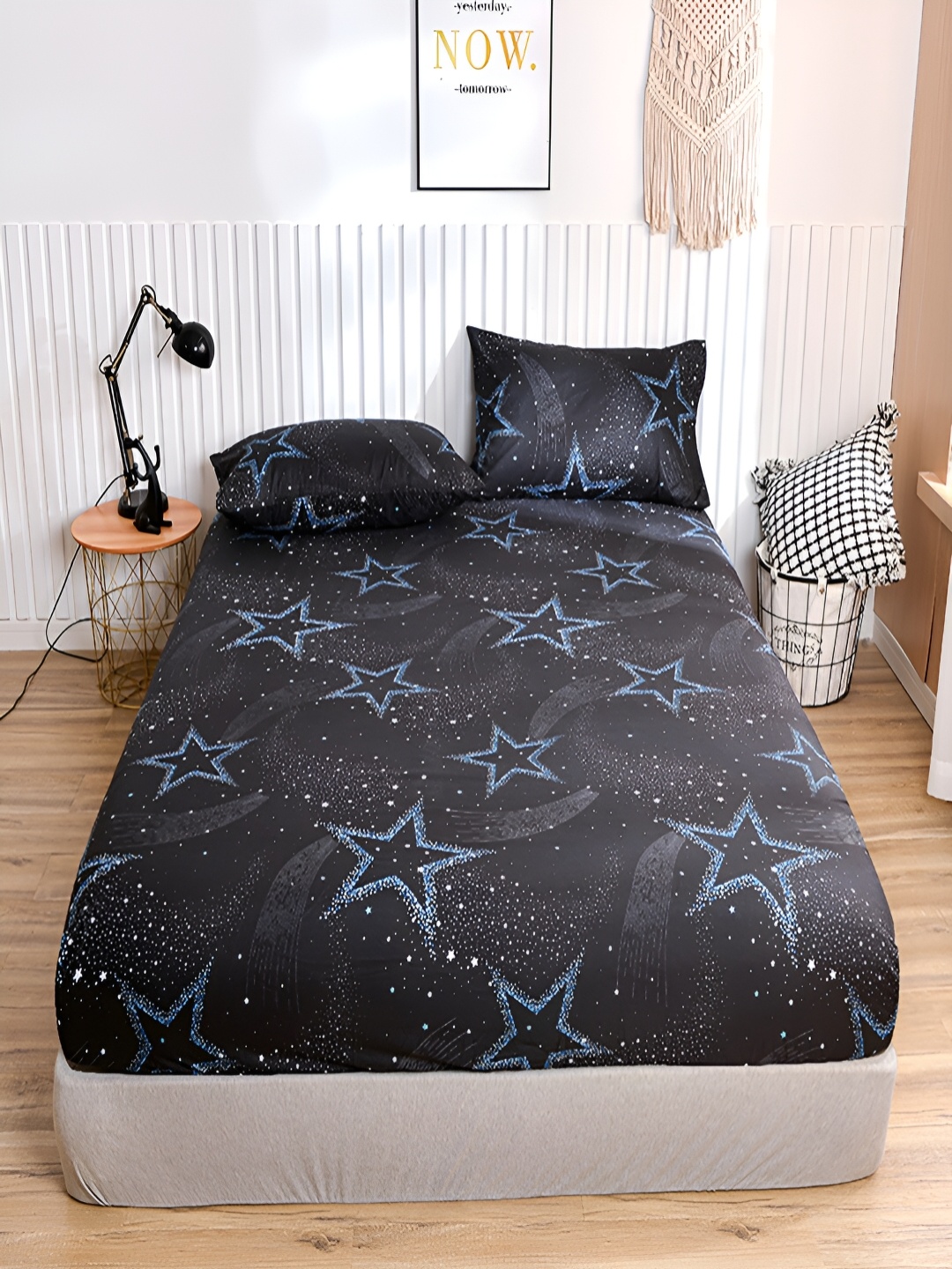 

JC HOME Black & Blue Geometric 140 TC Fitted Single Bedsheet with 1 Pillow Covers