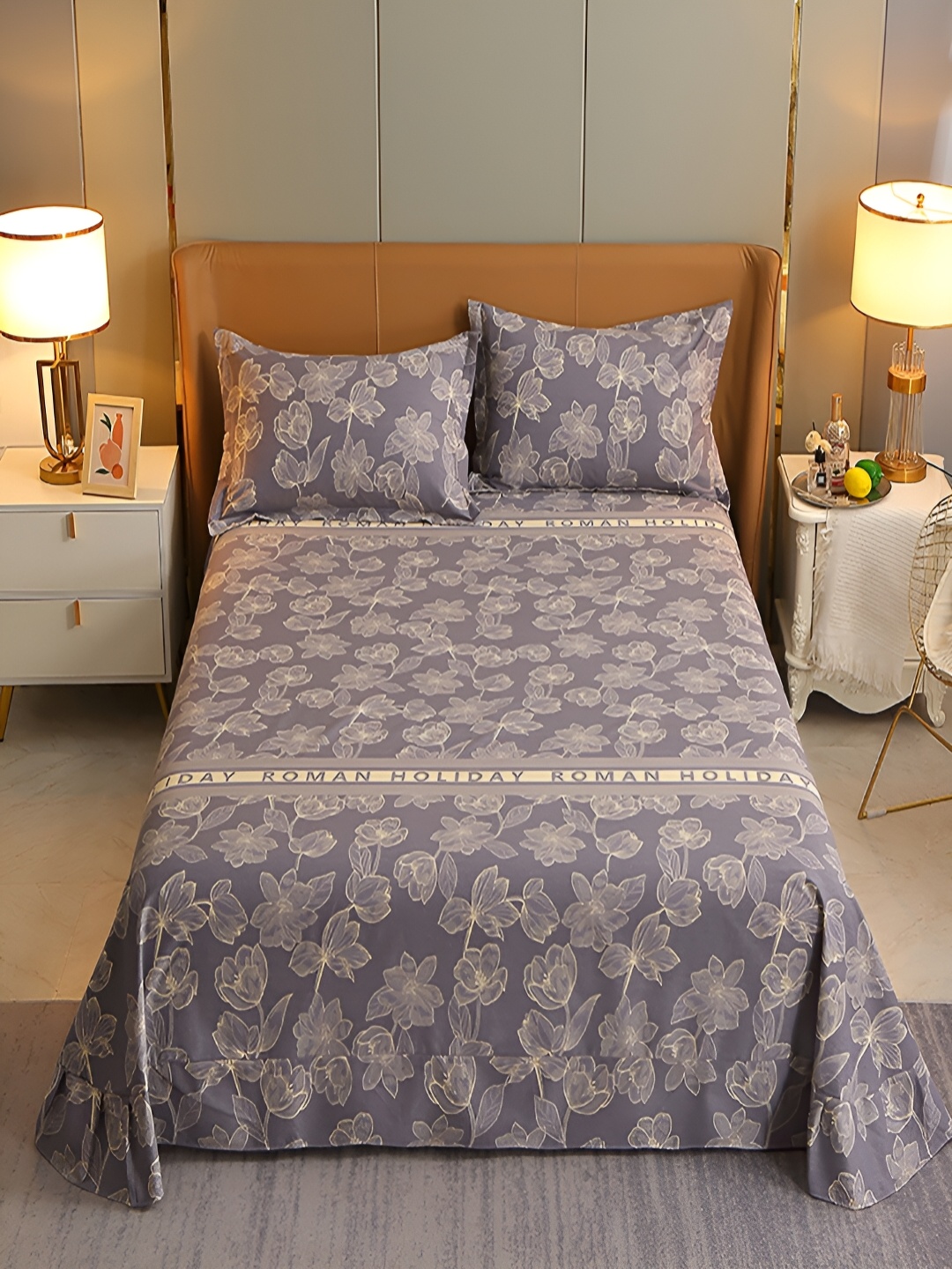 

JC HOME Purple & Beige Floral Cotton 220 TC King Bedsheet with 2 Pillow Covers