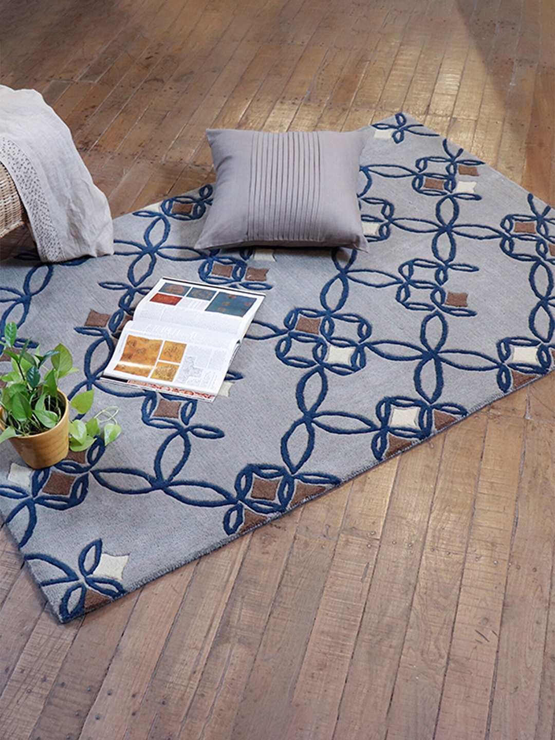 

ZEBA Grey & Blue Ethnic Motifs Hand-Tufted Rectangular Carpet