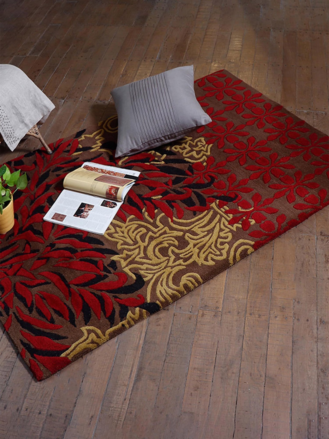 

ZEBA Maroon Ethnic Motifs Hand-Tufted Rectangular Carpet
