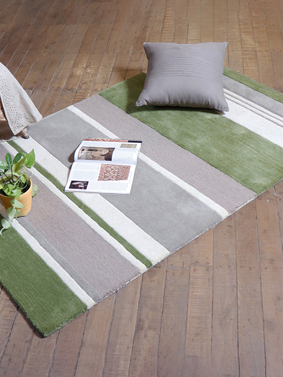 

ZEBA Grey & Green Striped Hand-Tufted Rectangular Carpet