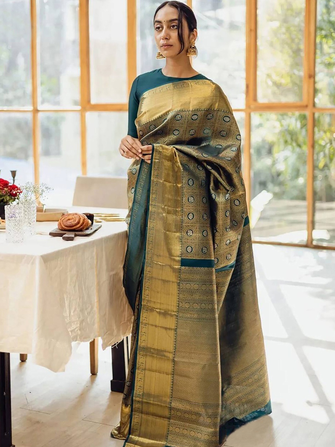

Aldwych Ethnic Motifs Woven Design Zari Banarasi Saree, Green
