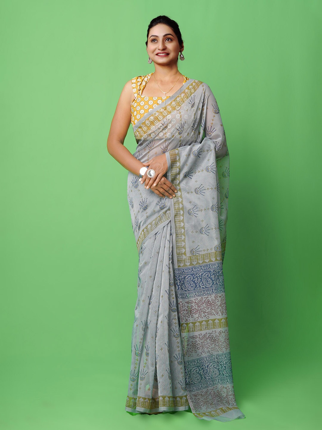 

Unnati Silks Ethnic Motifs Printed Supernet Saree, Grey