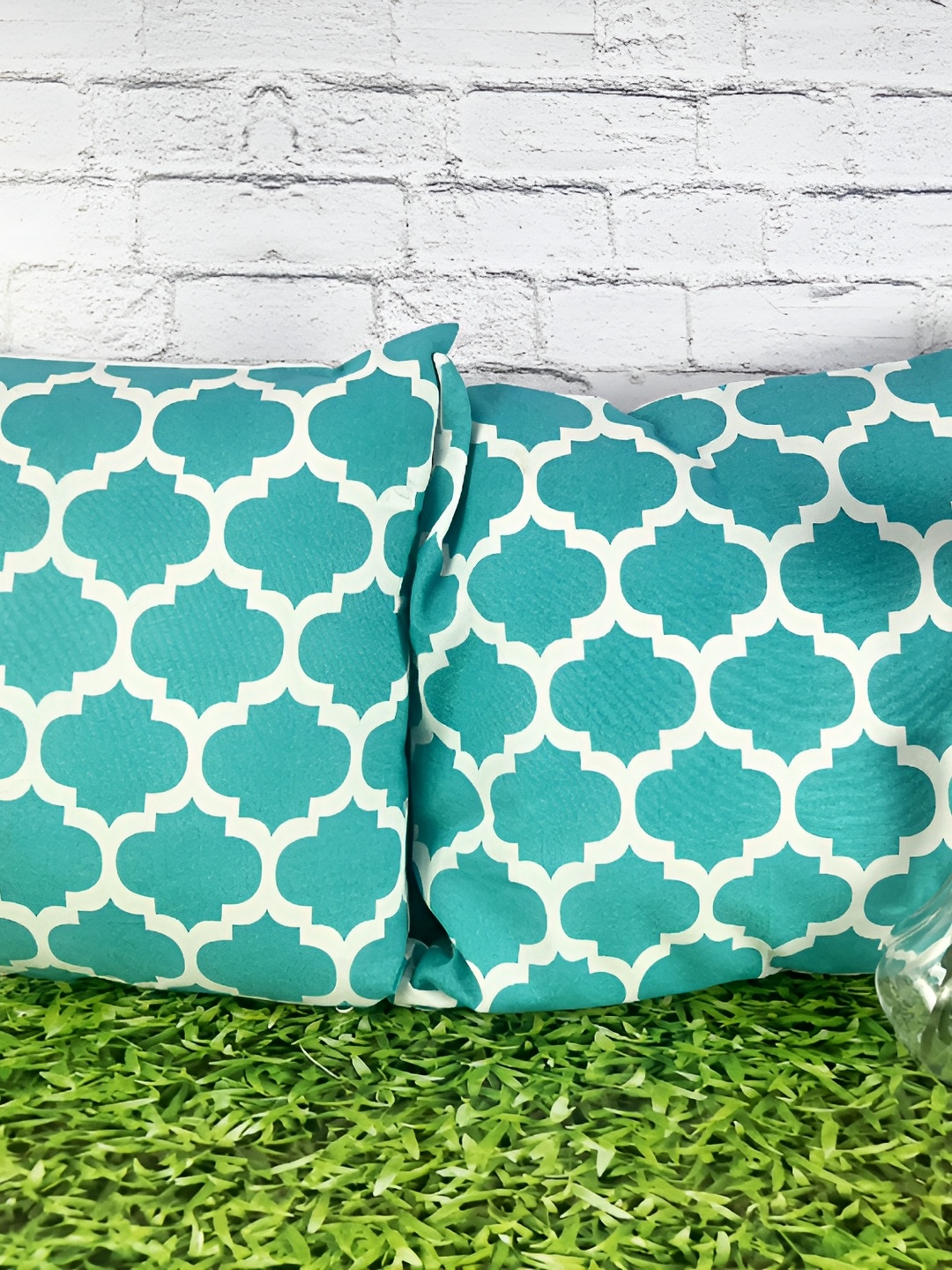 

Pink Parrot White & Blue 2 Pieces Geometric Printed Square Cushion Covers