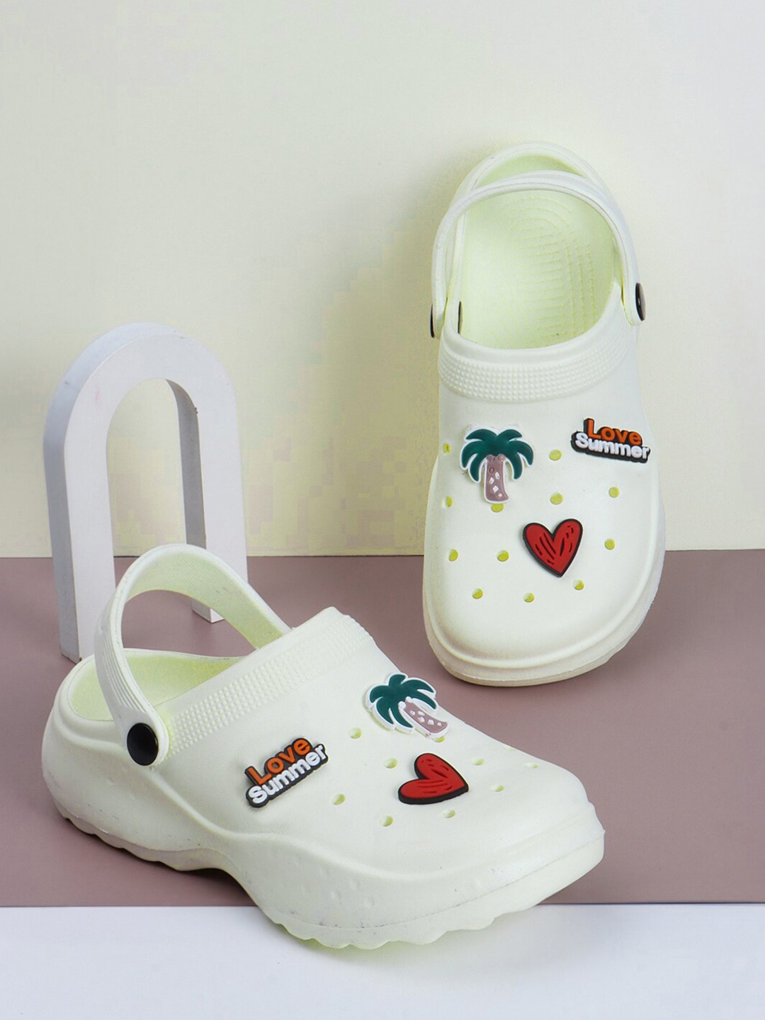 

The Roadster Lifestyle Co Women Appliqued Lightweight Clogs, Cream