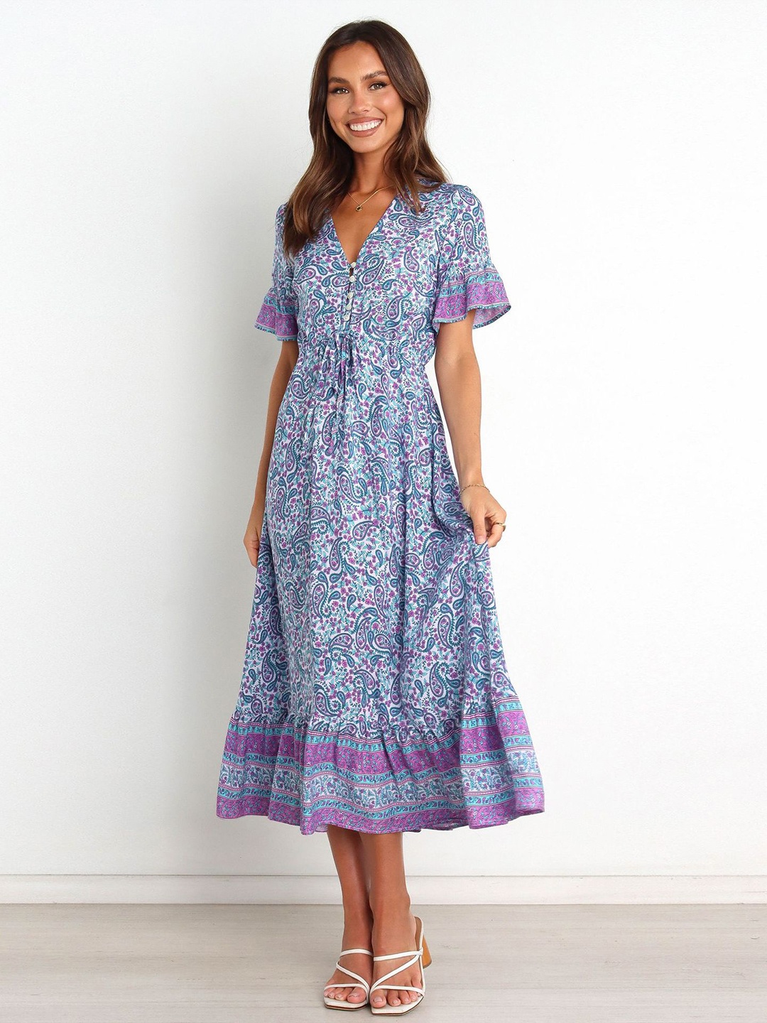 

StyleCast Blue Ethnic Motifs Printed Flared Sleeves A-Line Cotton Midi Dress