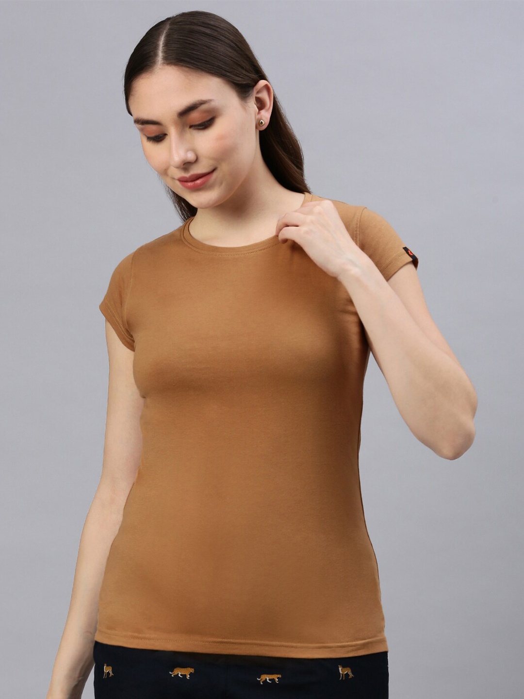

Bareblow Round Neck Cotton T-Shirt, Brown