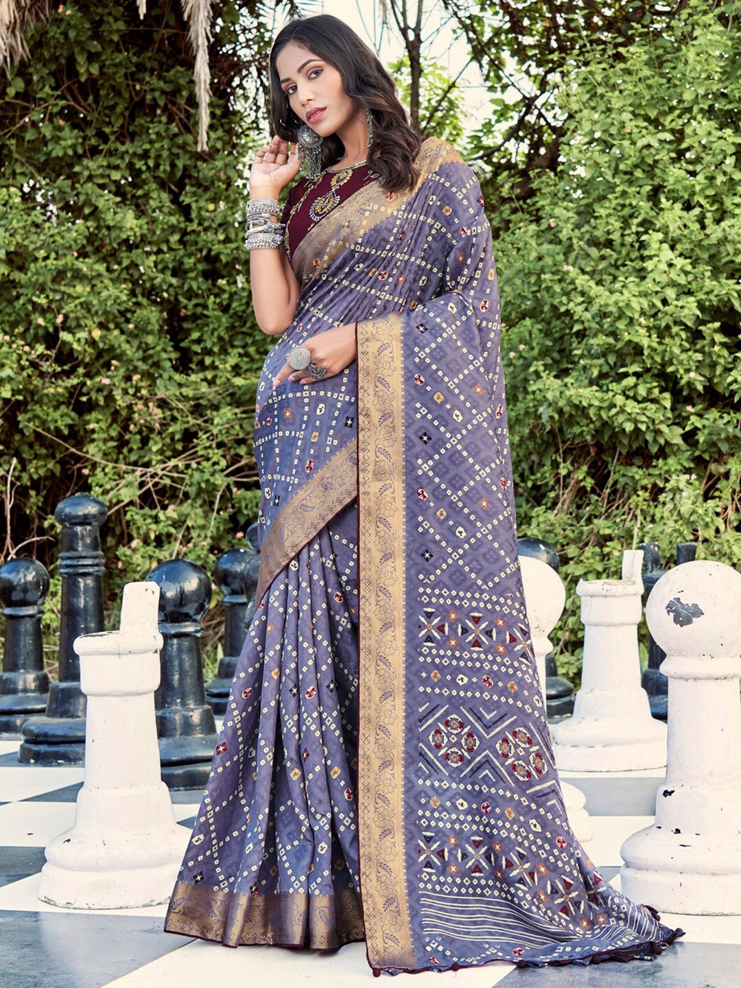 

Saree mall Bandhani Printed Zari Pure Silk Bandhani Saree, Lavender