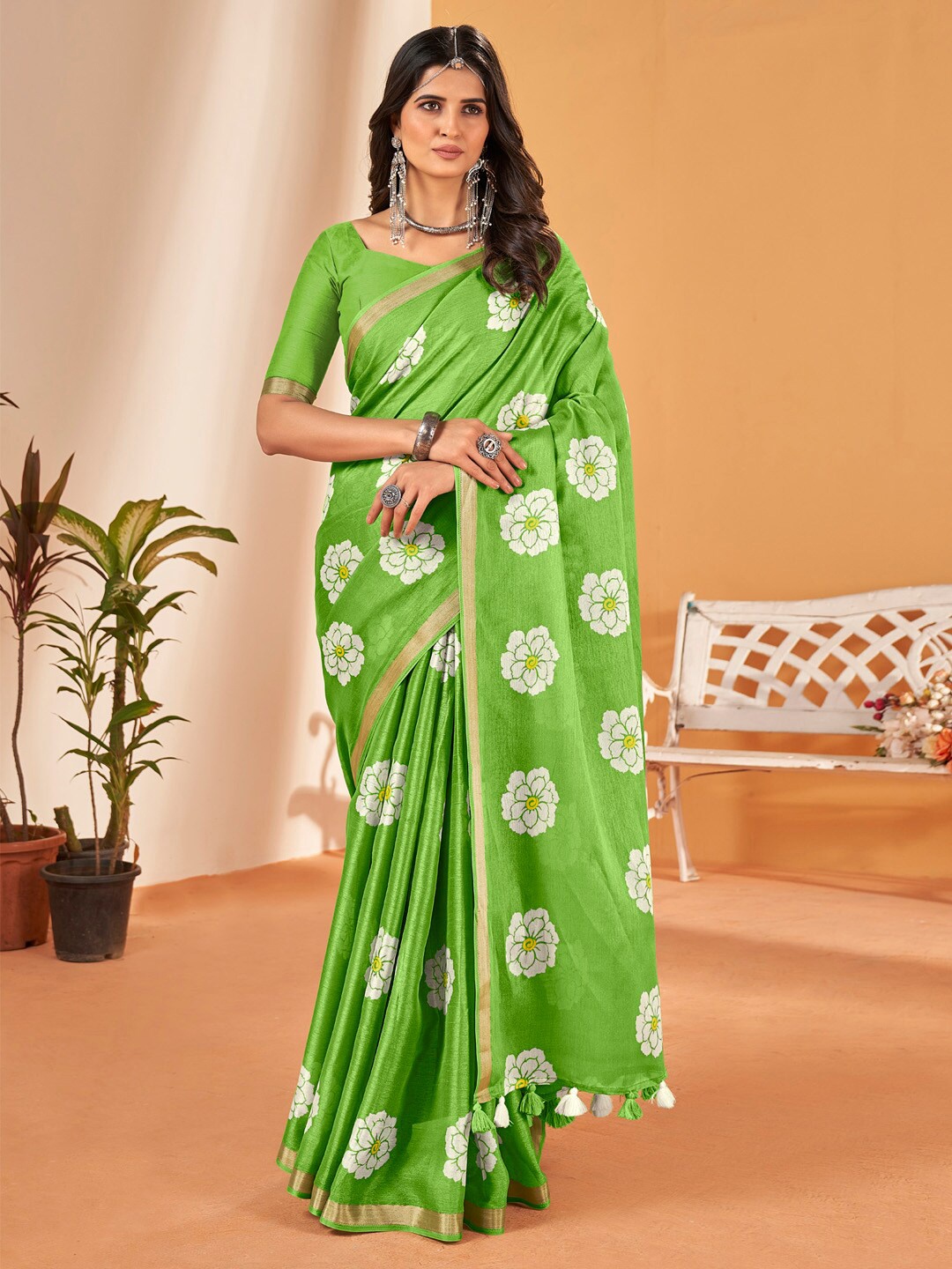 

Saree mall Green Floral Printed Zari Bagh Saree