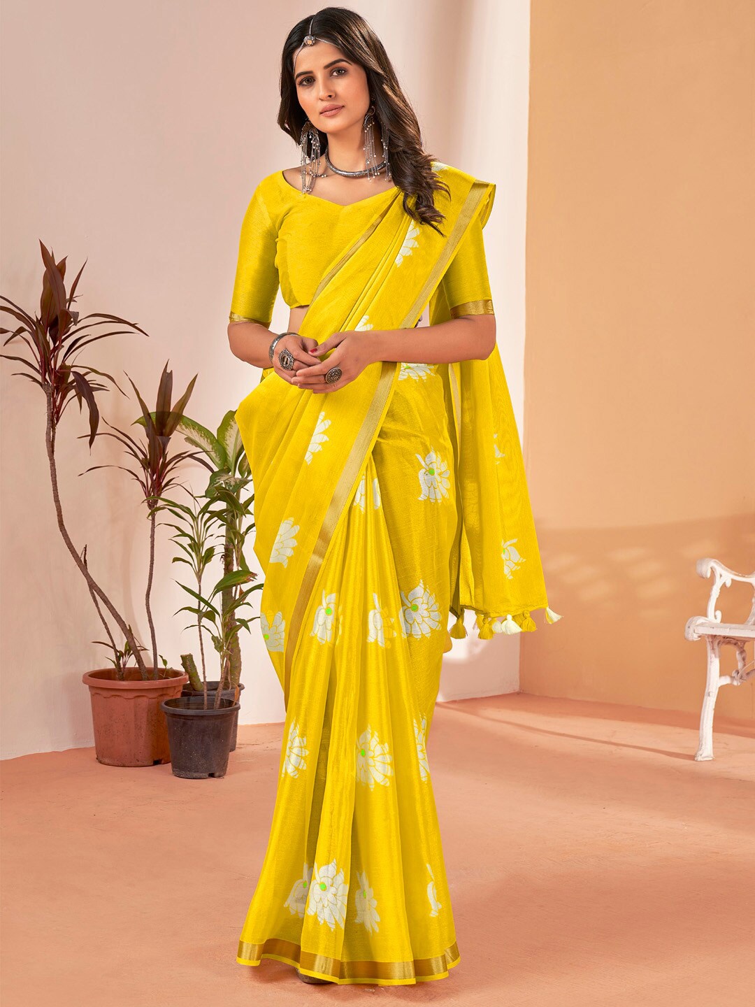 

Saree mall Yellow Floral Printed Zari Bagh Saree