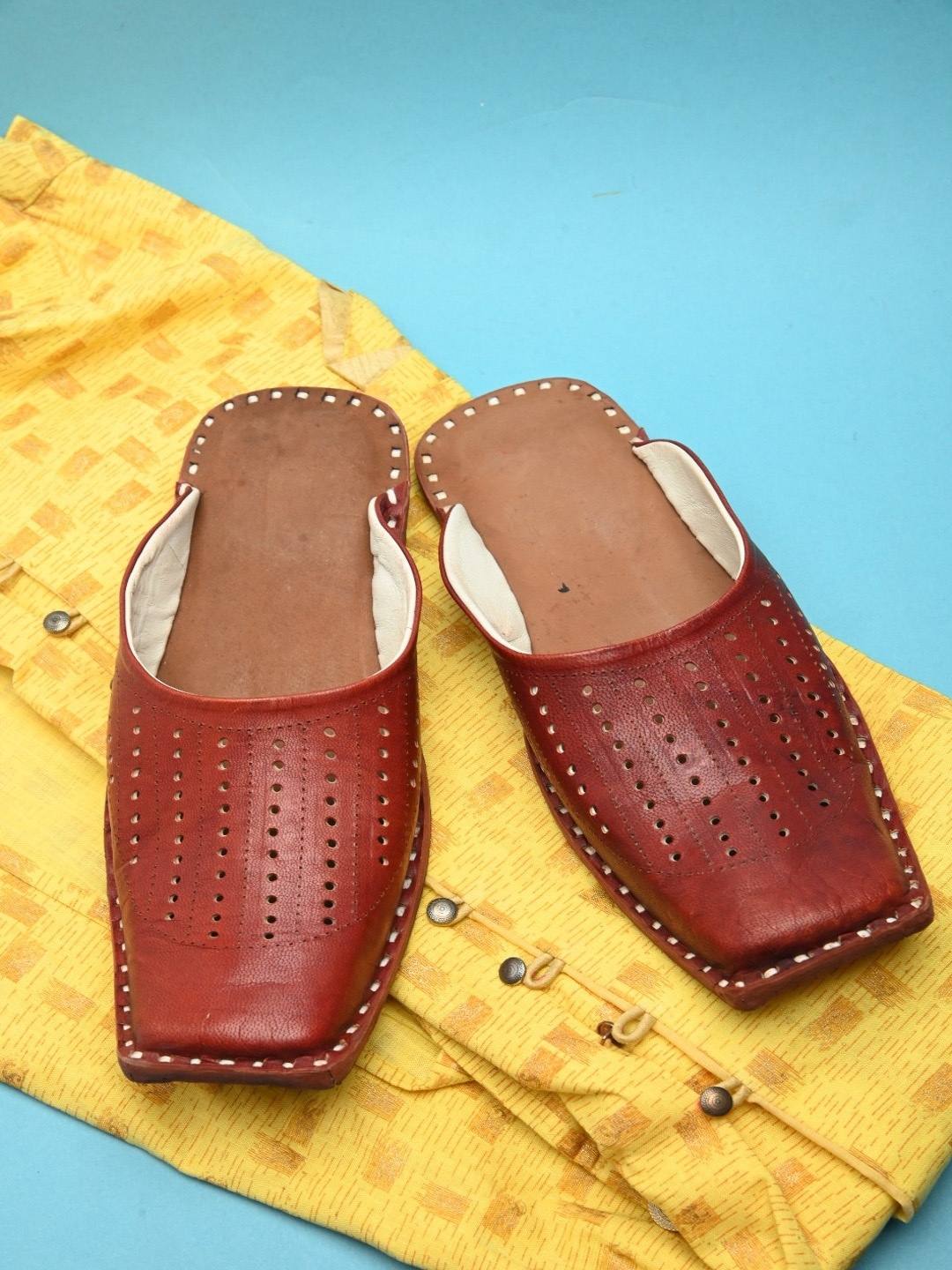 

Apratim Men Perforated Leather Mules, Brown