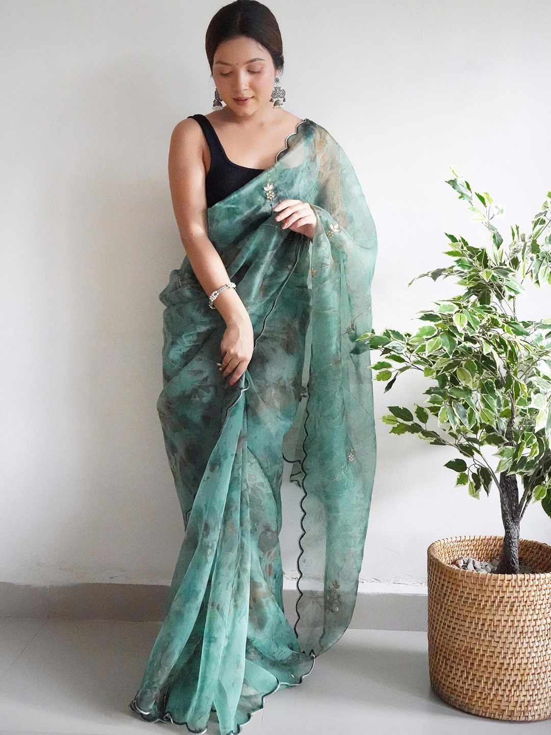 

Ekasya Floral Embroidered Sequinned Organza Saree, Sea green