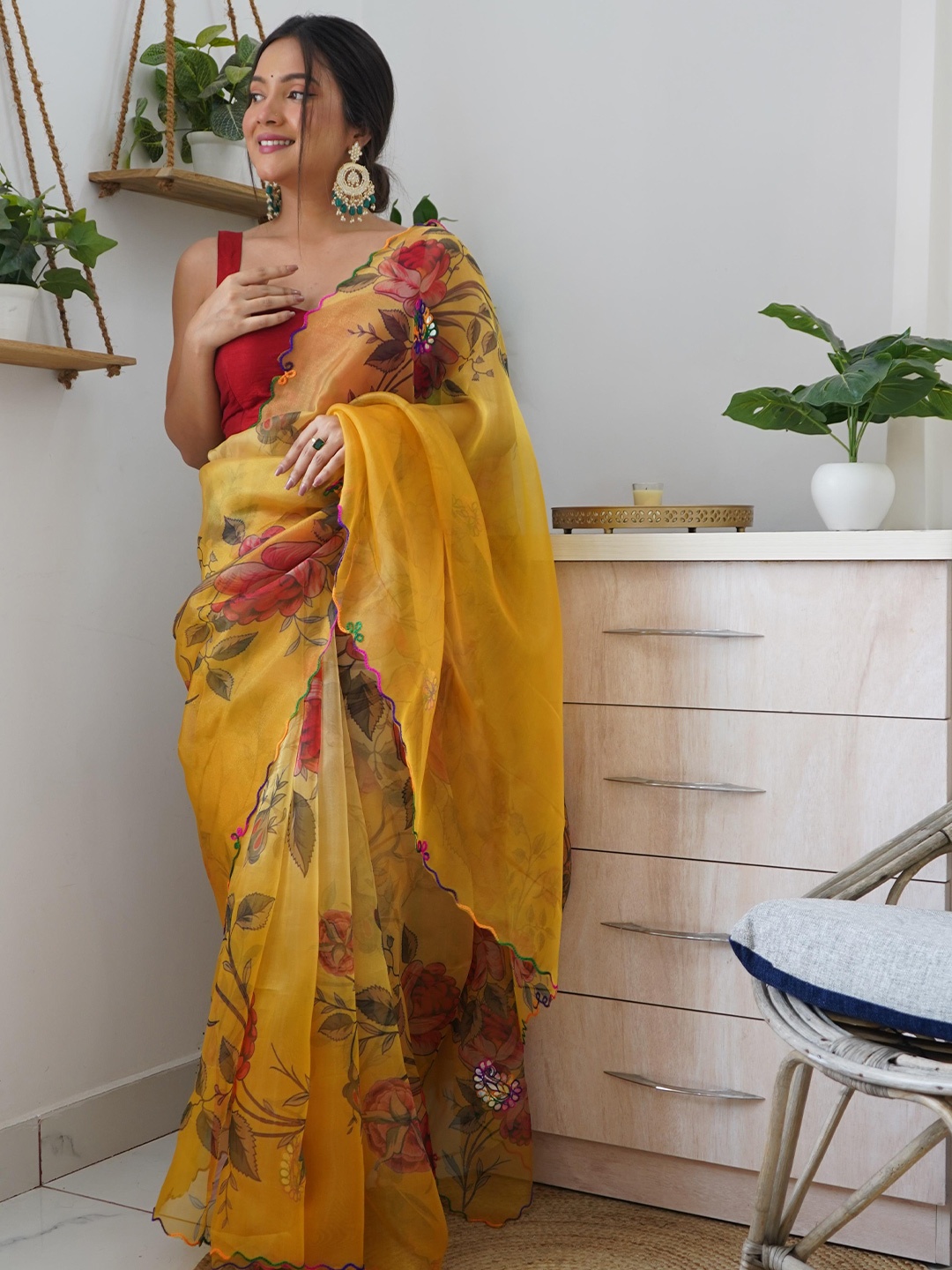 

Ekasya Floral Printed Mirror Work Organza Saree, Yellow