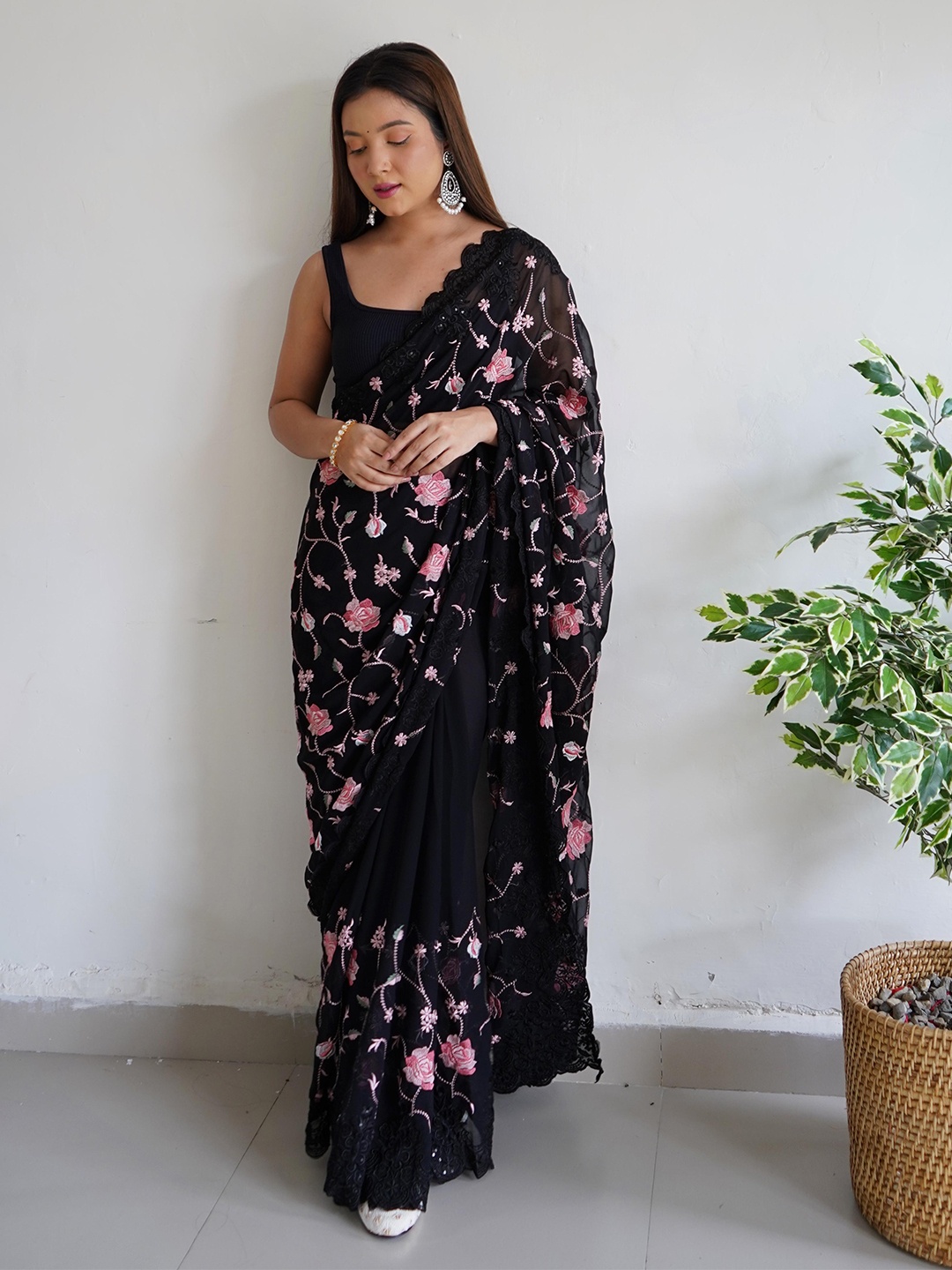 

Ekasya Floral Sequinned Georgette Saree, Black
