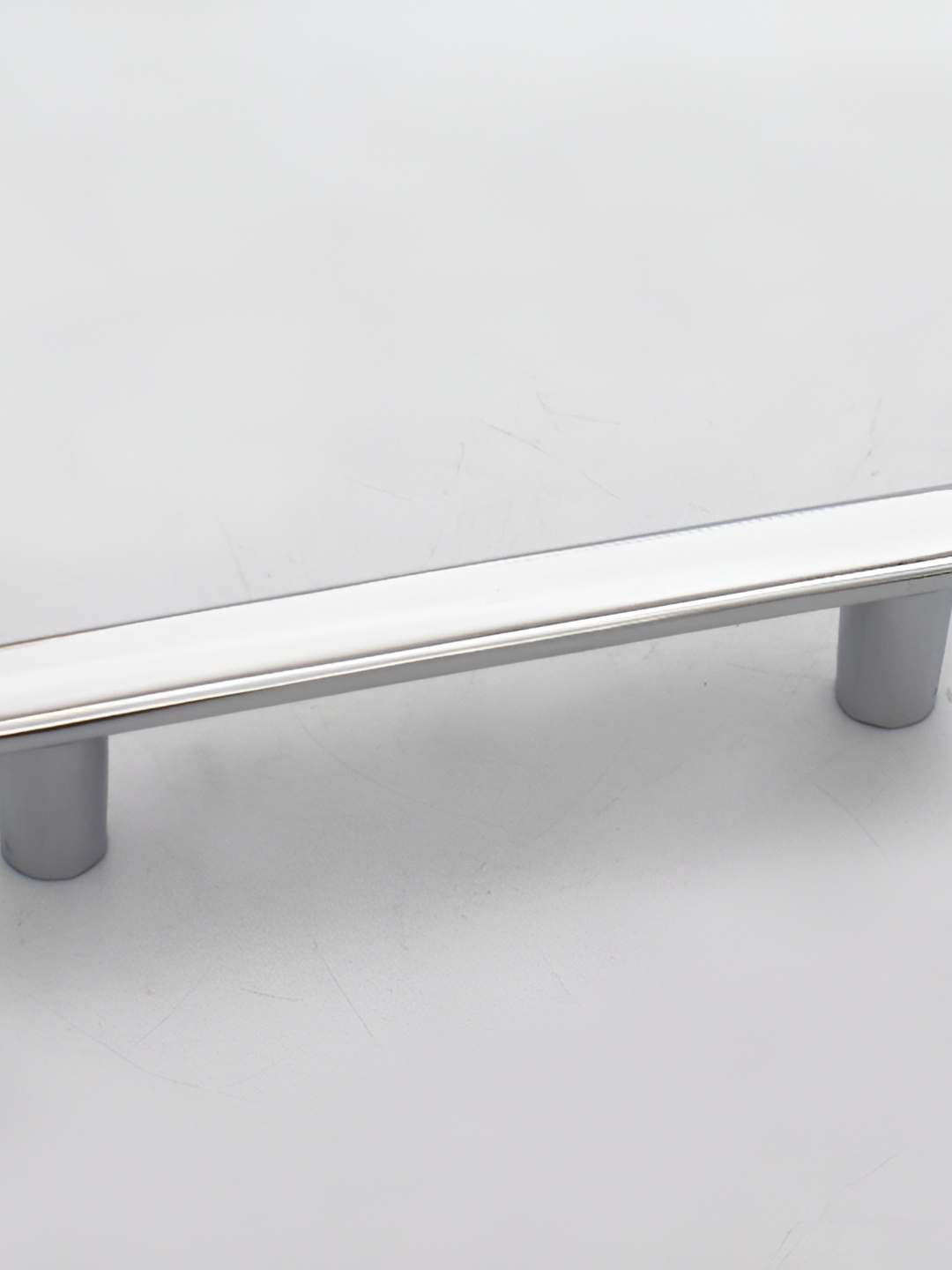 

Rab Silver-Toned Glossy Finish Zinc Door Handle