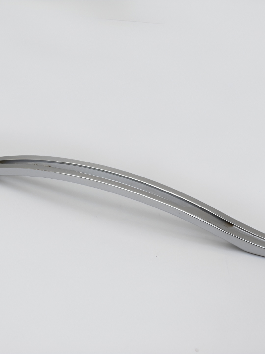 

Rab Silver Toned Rustproof Glossy Finish Zinc Door Handle