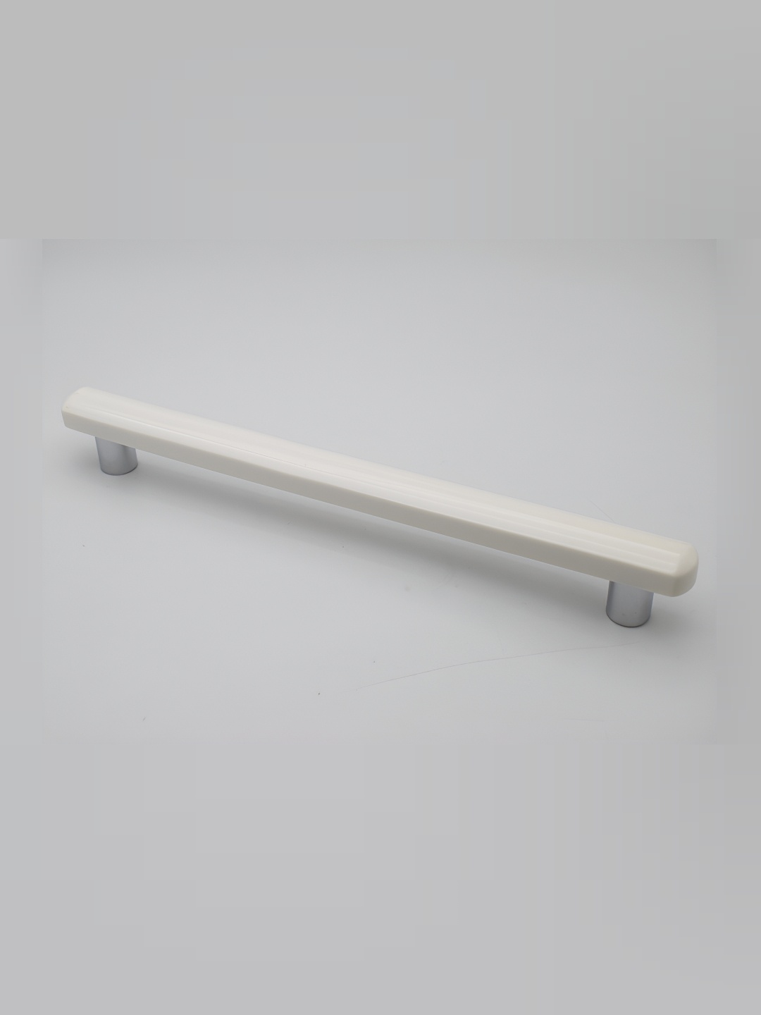 

Rab White Glossy Finish Zinc Cabinet/Drawer Handle