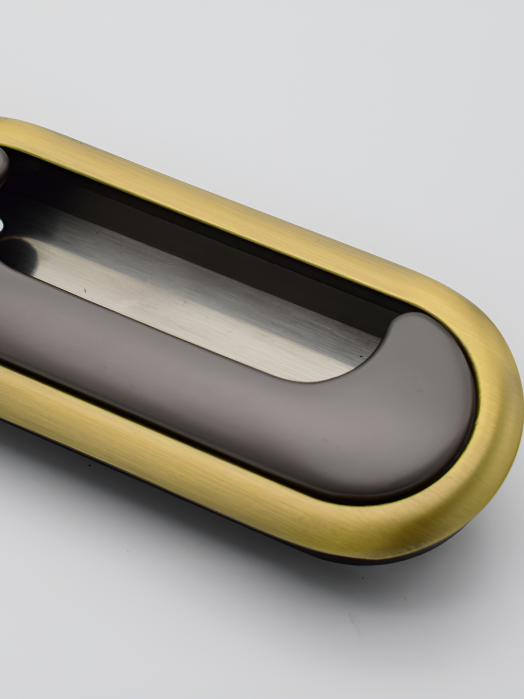 

Rab Gold Toned & Black Matte Finish Zinc Cabinet/Drawer Handle