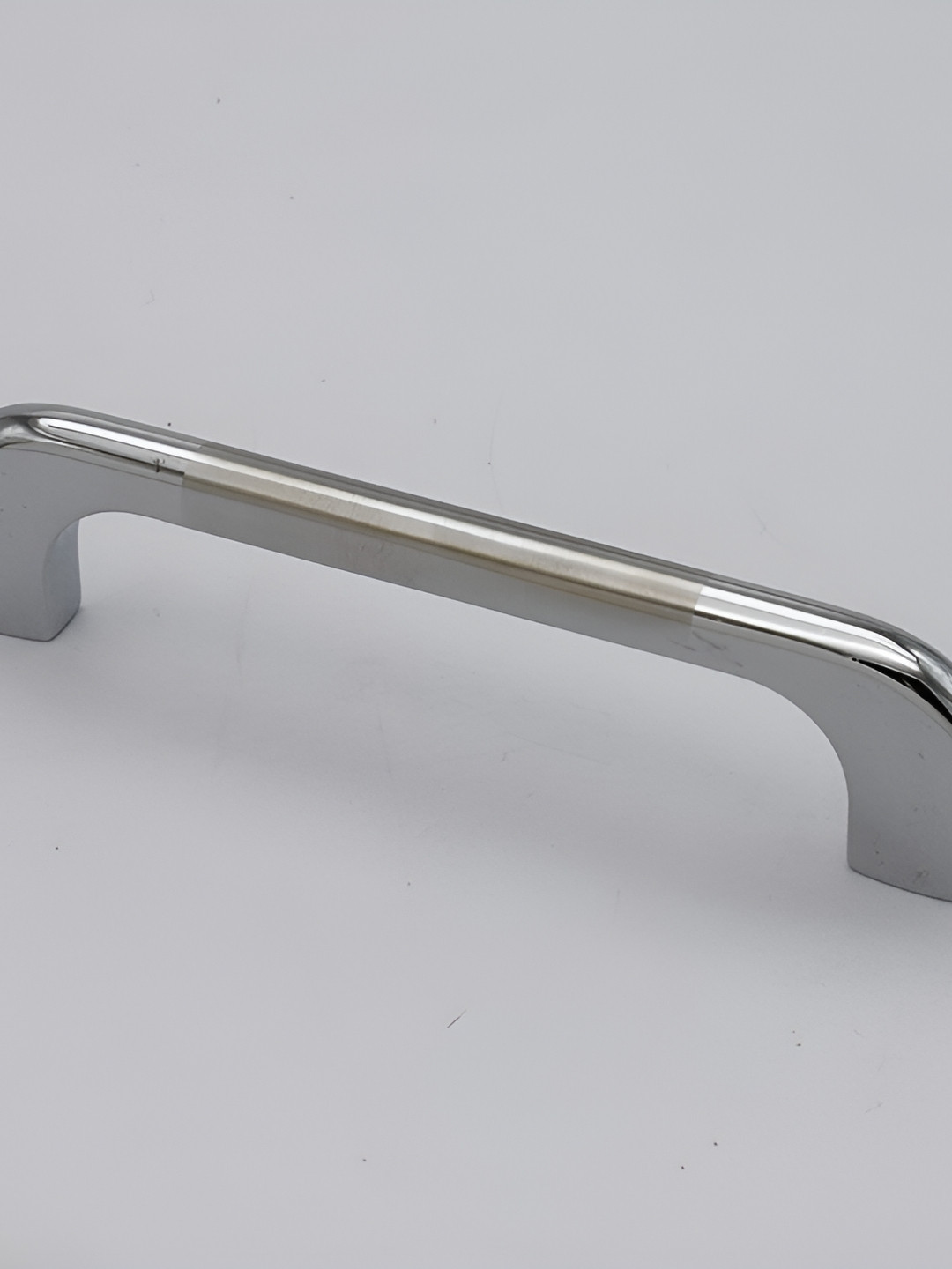 

Rab Zink Glossy Finish Drawer Handle, Silver